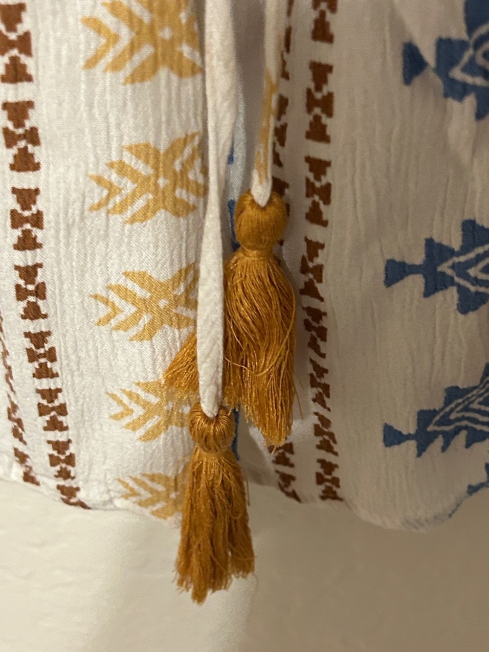🐕‍🦺Savanna Jane White Sleeveless Boho Embroidered Tassel Top size S GUC - Picture 7 of 10